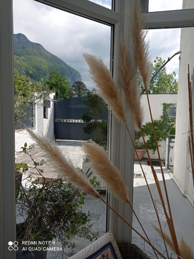 Villa Le Lac Cottage Au Bord Du Lac D'Annecy - Chambre Chez L'Habitant - Les Terrasses Du Lac Veyrier-du-Lac Esterno foto