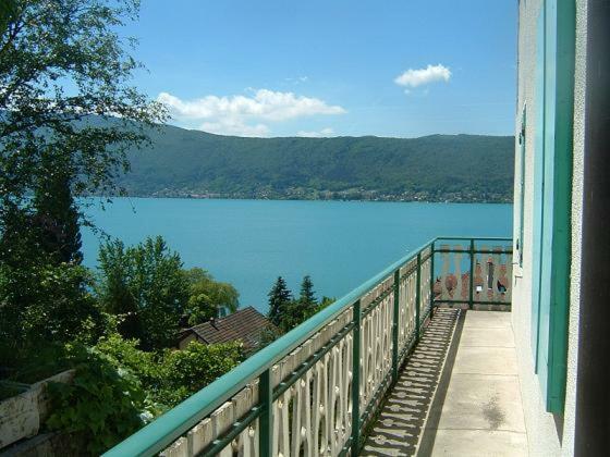 Villa Le Lac Cottage Au Bord Du Lac D'Annecy - Chambre Chez L'Habitant - Les Terrasses Du Lac Veyrier-du-Lac Esterno foto